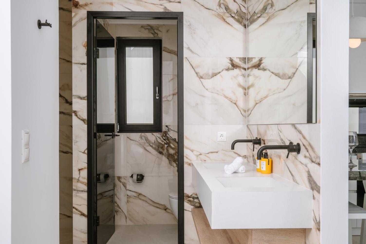 Sardines Luxury Suites 헐소니소스 외부 사진